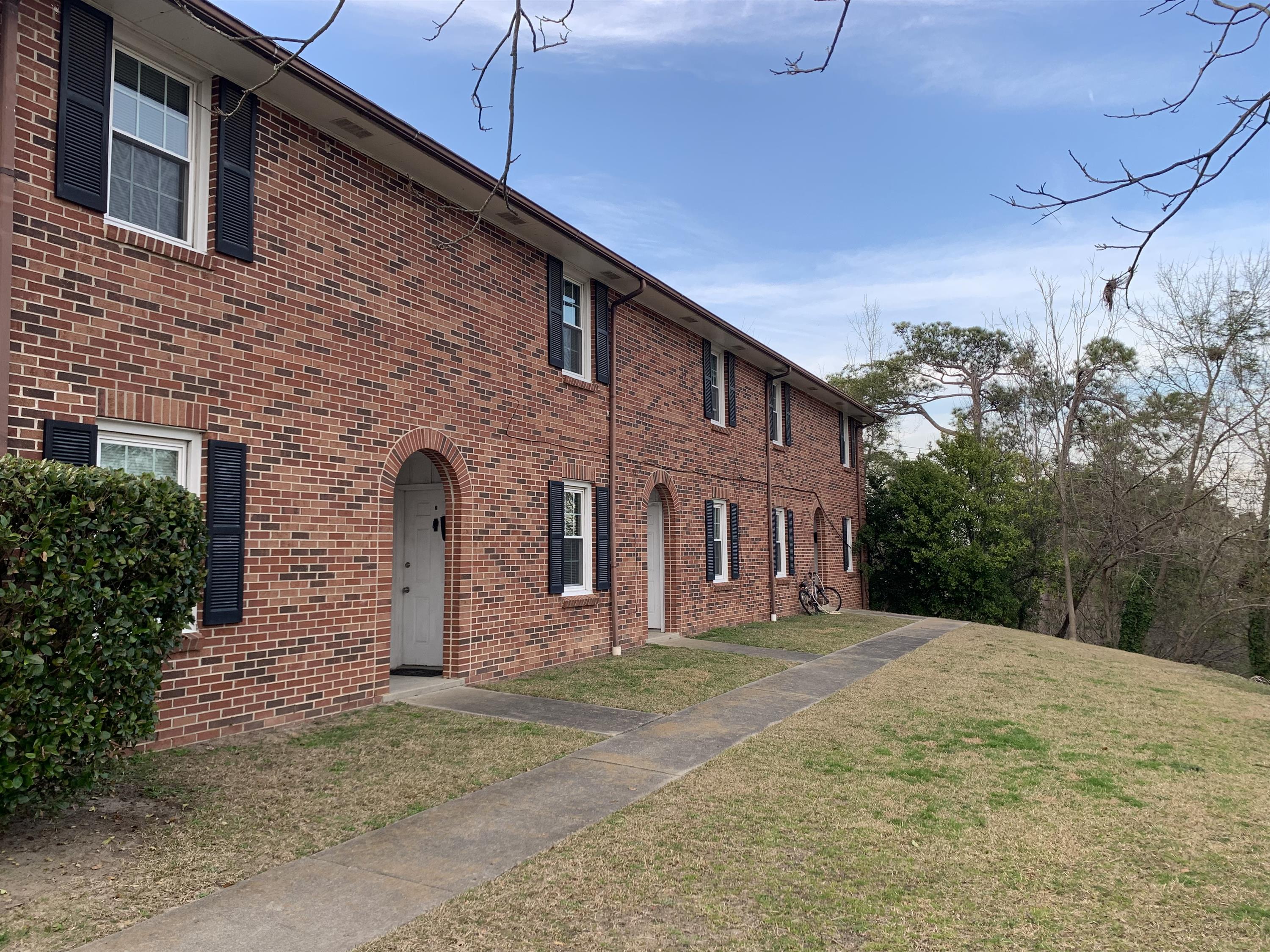 1435 Shirley Street - 1